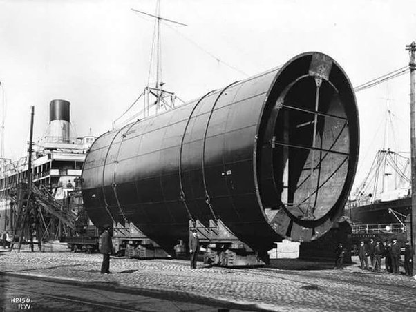 What was the Titanic's funnel configuration and how did they function